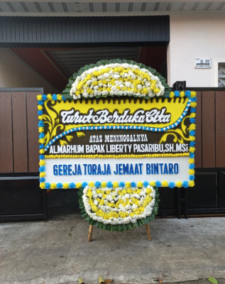 Papan Bunga Duka di Bumi Harapan