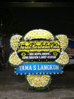 Papan Bunga Duka di Bumi Harapan